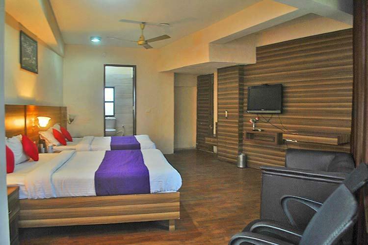 Vijay Palace Hostel ดารัมซาลา ภายนอก รูปภาพ