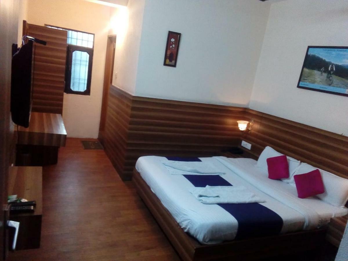 Vijay Palace Hostel ดารัมซาลา ภายนอก รูปภาพ