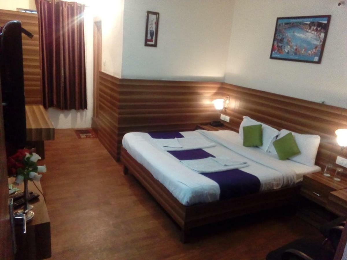 Vijay Palace Hostel ดารัมซาลา ภายนอก รูปภาพ