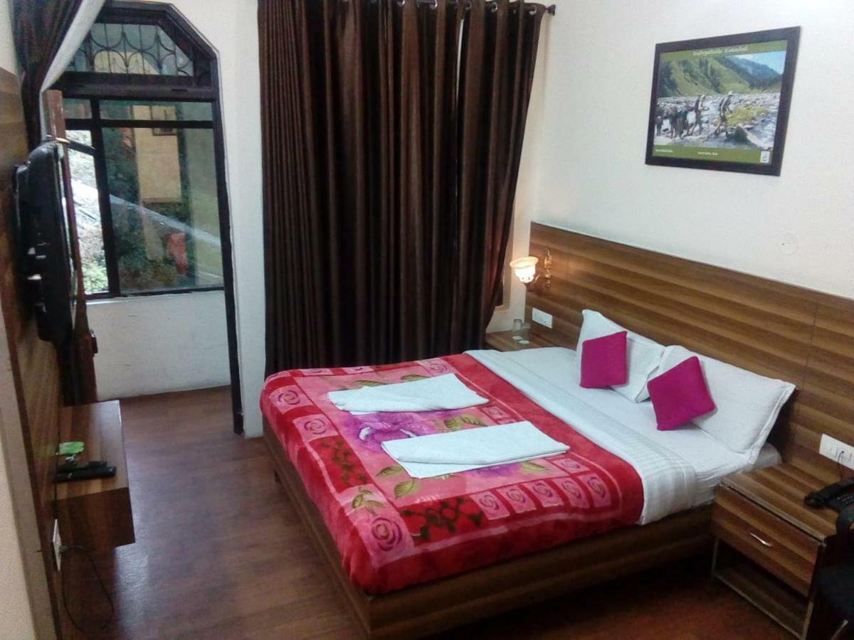 Vijay Palace Hostel ดารัมซาลา ภายนอก รูปภาพ